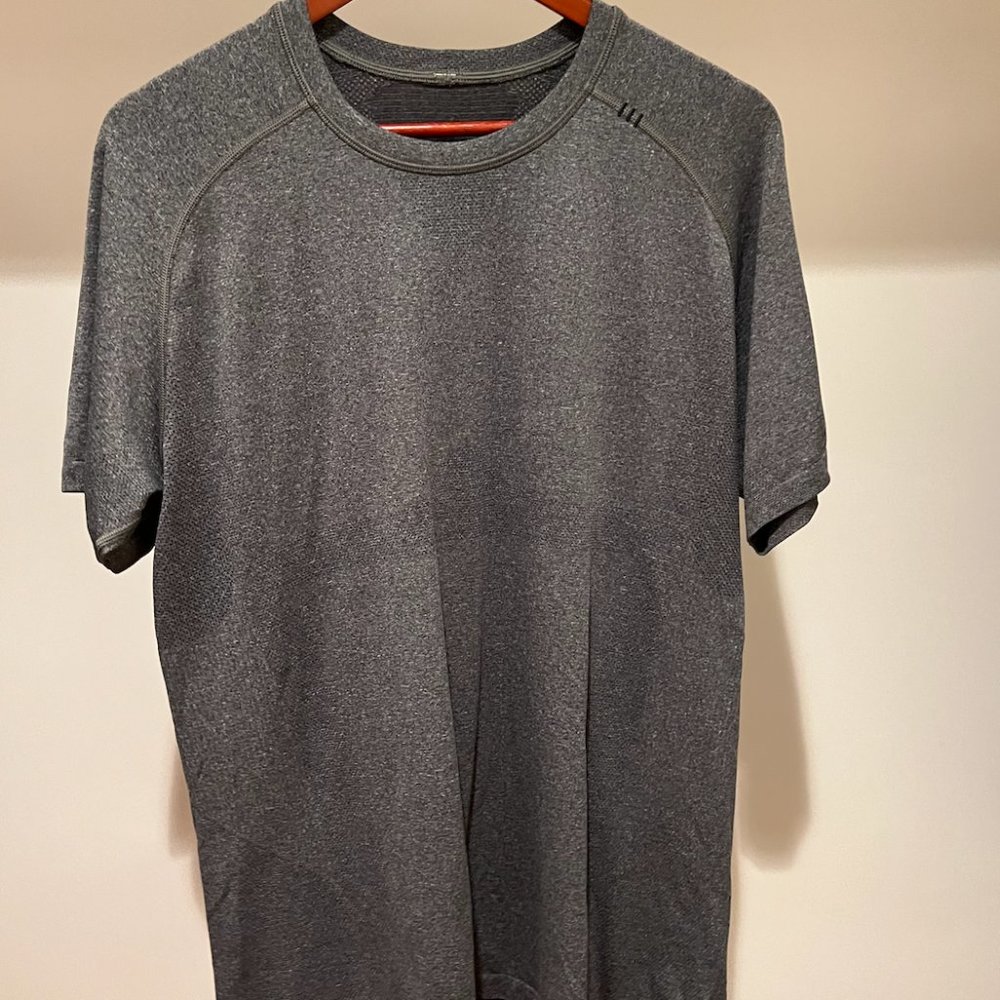 Lululemon Men's T Shirt